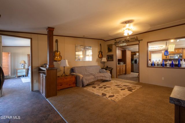 19324 Sebastian Avenue, El Paso, TX 79938