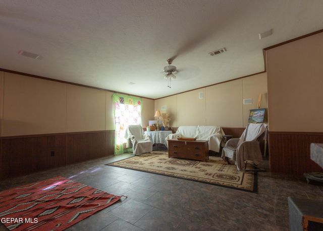 19324 Sebastian Avenue, El Paso, TX 79938