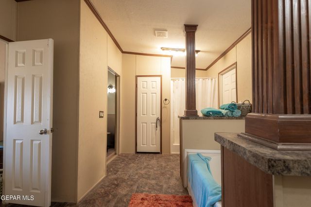 19324 Sebastian Avenue, El Paso, TX 79938