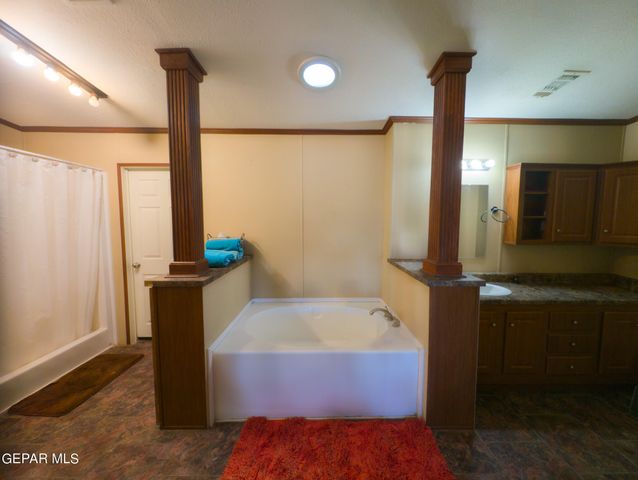 19324 Sebastian Avenue, El Paso, TX 79938