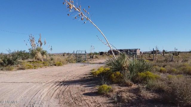 19324 Sebastian Avenue, El Paso, TX 79938