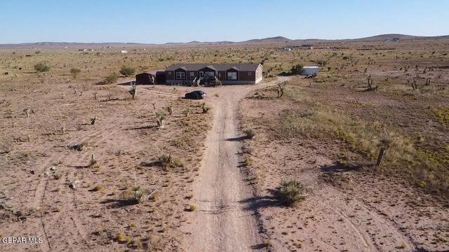 19324 Sebastian Avenue, El Paso, TX 79938