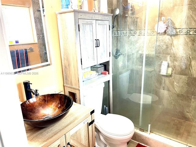 1270 NW 49th St, Deerfield Beach, FL 33064