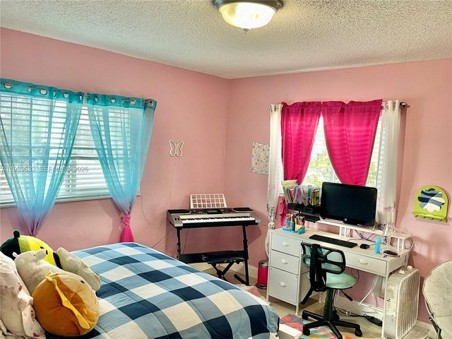 1270 NW 49th St, Deerfield Beach, FL 33064