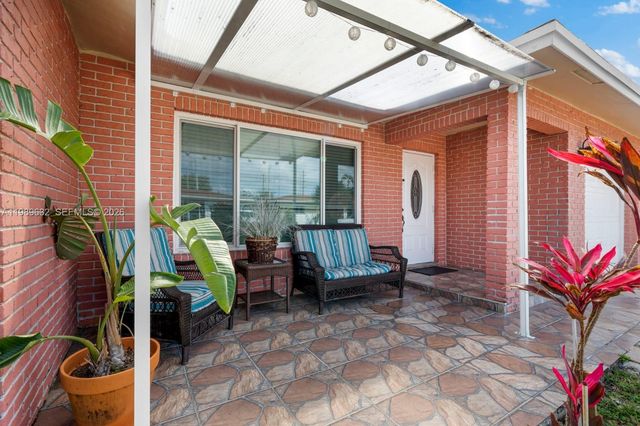 1270 NW 49th St, Deerfield Beach, FL 33064