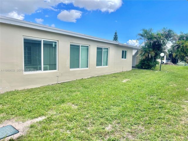 1270 NW 49th St, Deerfield Beach, FL 33064