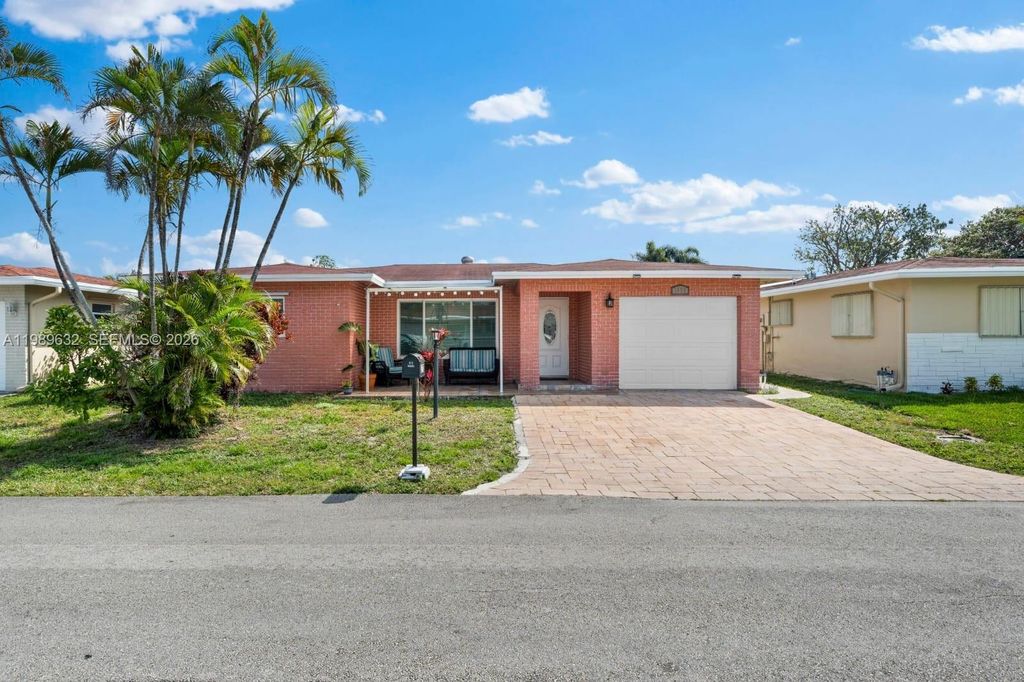 1270 NW 49th St, Deerfield Beach, FL 33064