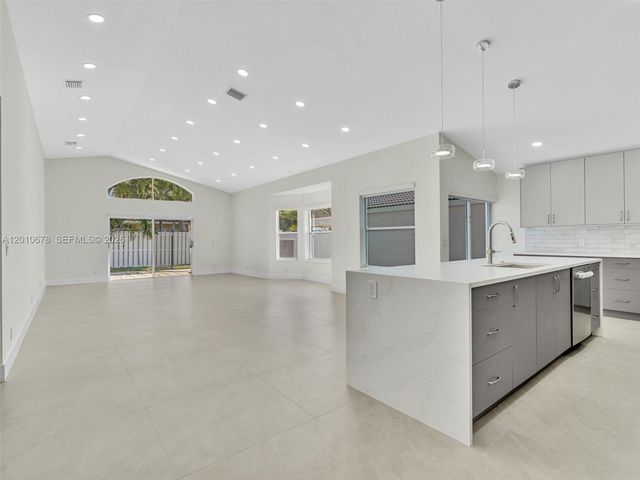 3863 SW 53rd Pl, Hollywood, FL 33312