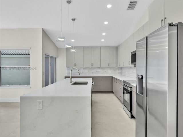 3863 SW 53rd Pl, Hollywood, FL 33312