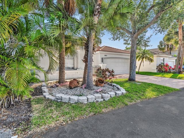 3863 SW 53rd Pl, Hollywood, FL 33312