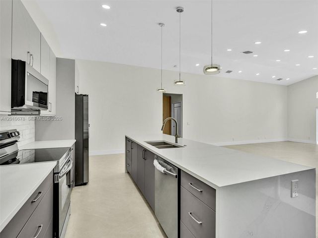 3863 SW 53rd Pl, Hollywood, FL 33312