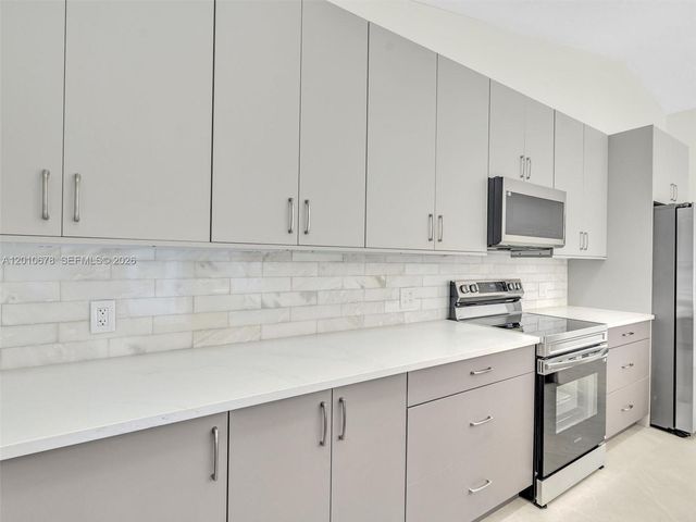 3863 SW 53rd Pl, Hollywood, FL 33312