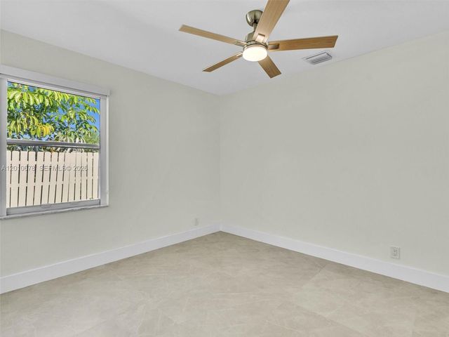 3863 SW 53rd Pl, Hollywood, FL 33312