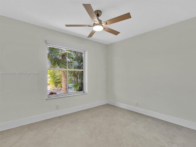 3863 SW 53rd Pl, Hollywood, FL 33312