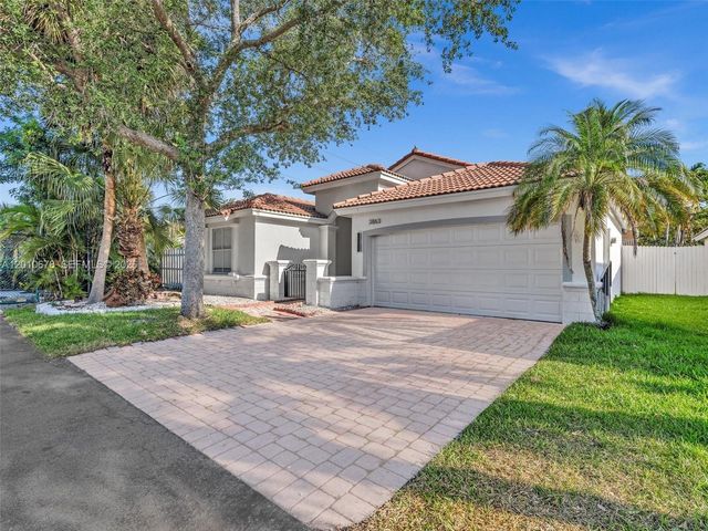 3863 SW 53rd Pl, Hollywood, FL 33312
