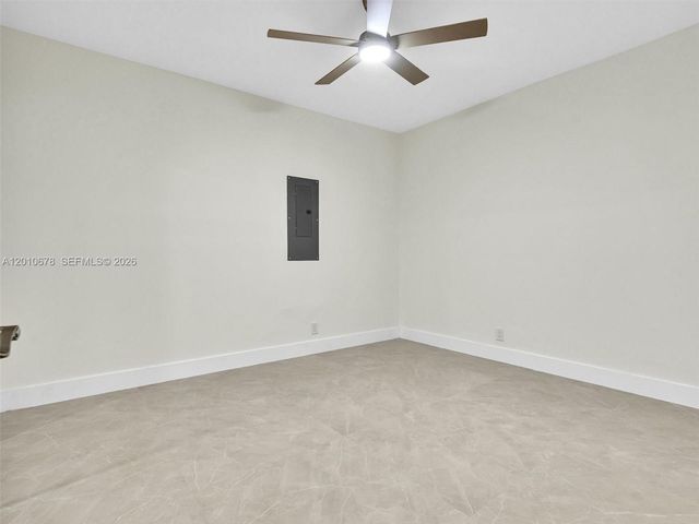 3863 SW 53rd Pl, Hollywood, FL 33312