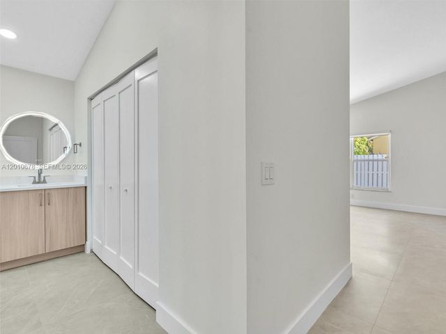 3863 SW 53rd Pl, Hollywood, FL 33312