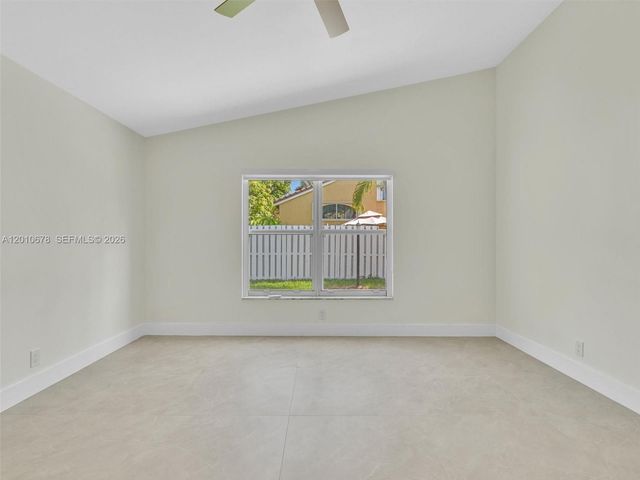 3863 SW 53rd Pl, Hollywood, FL 33312
