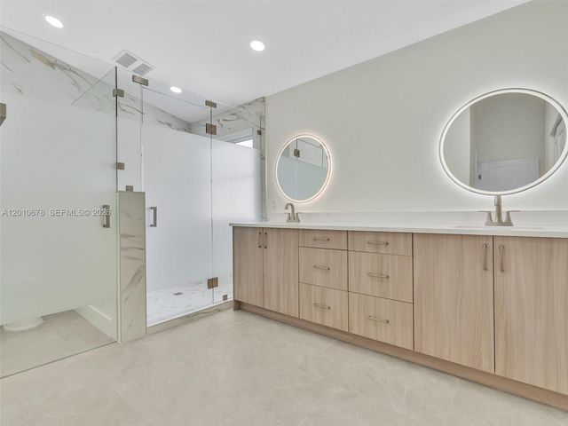 3863 SW 53rd Pl, Hollywood, FL 33312