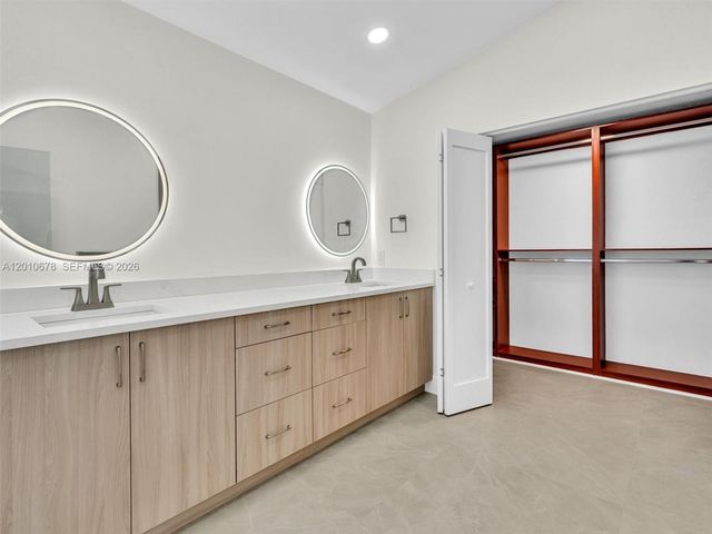 3863 SW 53rd Pl, Hollywood, FL 33312