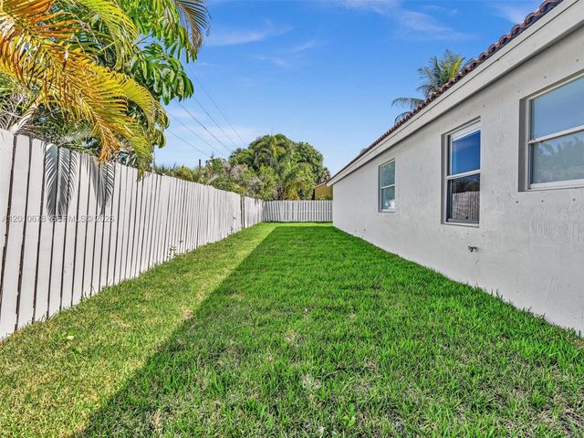 3863 SW 53rd Pl, Hollywood, FL 33312