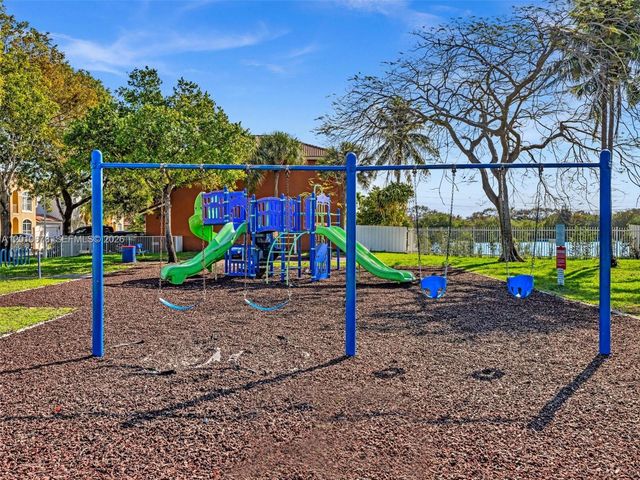 3863 SW 53rd Pl, Hollywood, FL 33312