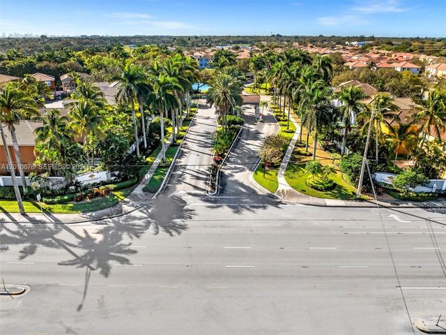 3863 SW 53rd Pl, Hollywood, FL 33312