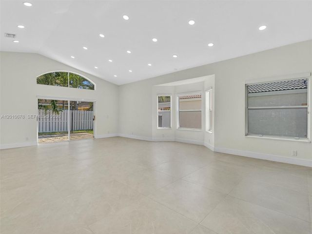 3863 SW 53rd Pl, Hollywood, FL 33312