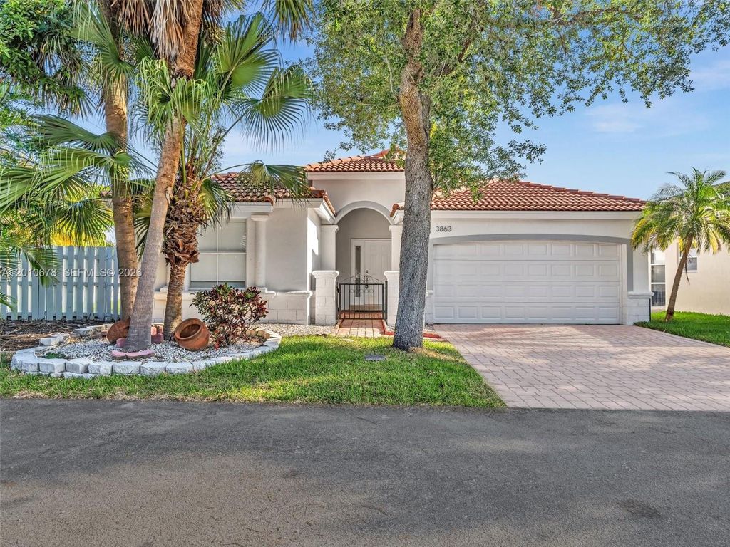 3863 SW 53rd Pl, Hollywood, FL 33312