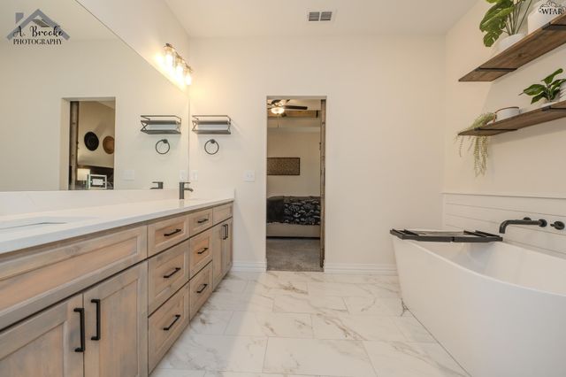 3018 PARKHILL ROAD, Wichita Falls, TX 76310