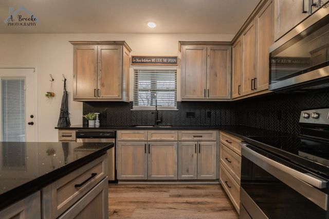 3018 PARKHILL ROAD, Wichita Falls, TX 76310