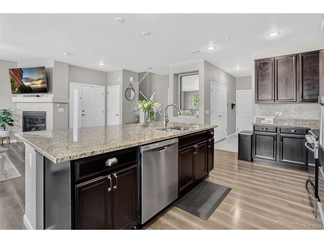 24847 E Calhoun Pl B, Aurora, CO 80016
