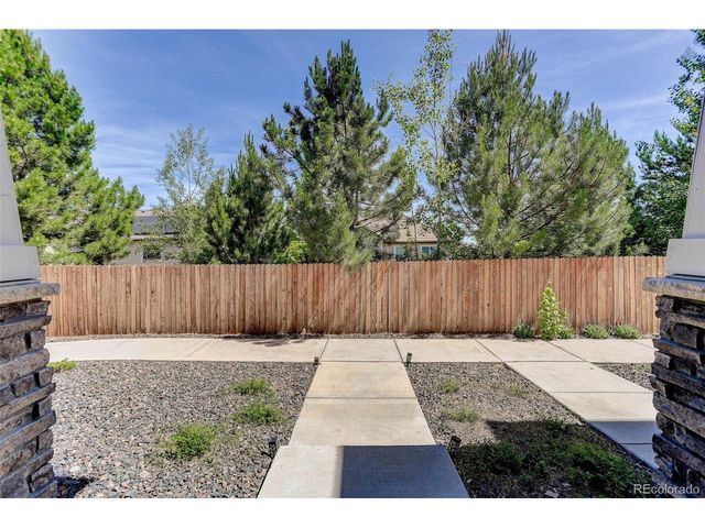 24847 E Calhoun Pl B, Aurora, CO 80016