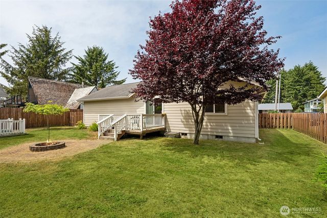 167 Polaris Boulevard SW, Ocean Shores, WA 98569