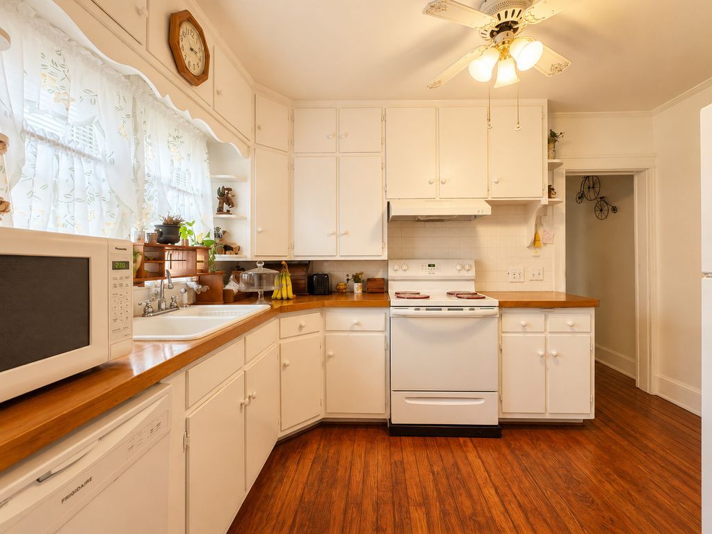 Image 19 of property listing at 1800 Franklin Avenue, Mt Vernon, IL 62864