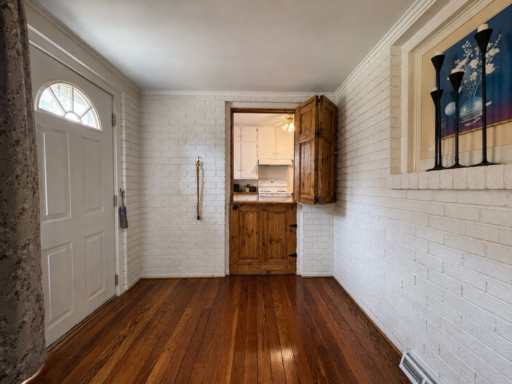 Image 21 of property listing at 1800 Franklin Avenue, Mt Vernon, IL 62864