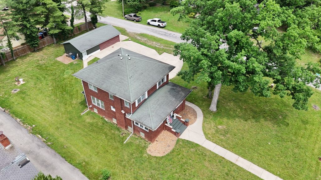 Image 37 of property listing at 1800 Franklin Avenue, Mt Vernon, IL 62864
