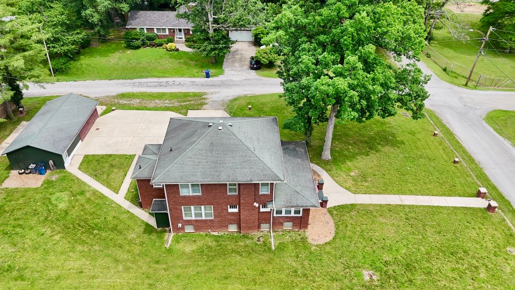 Image 8 of property listing at 1800 Franklin Avenue, Mt Vernon, IL 62864