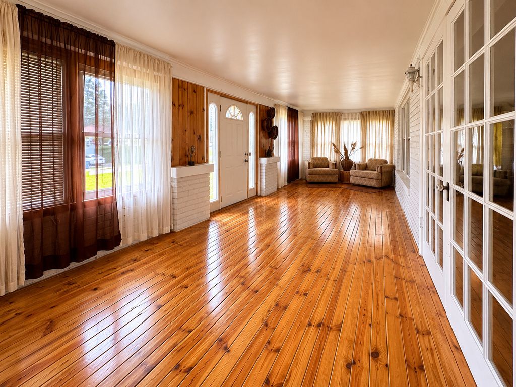 Image 9 of property listing at 1800 Franklin Avenue, Mt Vernon, IL 62864
