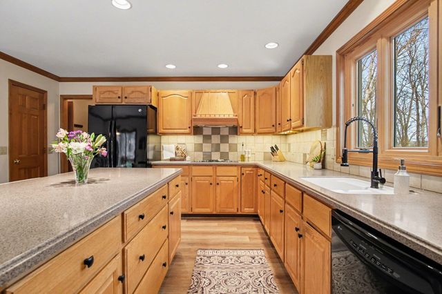 1410 Windy Ridge SE, Ada, MI 49301