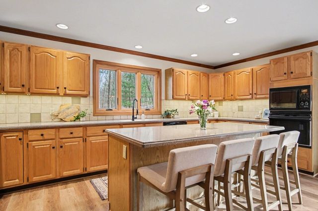 1410 Windy Ridge SE, Ada, MI 49301