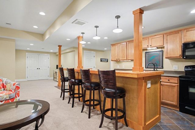 1410 Windy Ridge SE, Ada, MI 49301