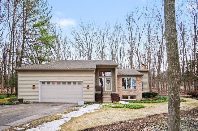 1410 Windy Ridge SE, Ada, MI 49301