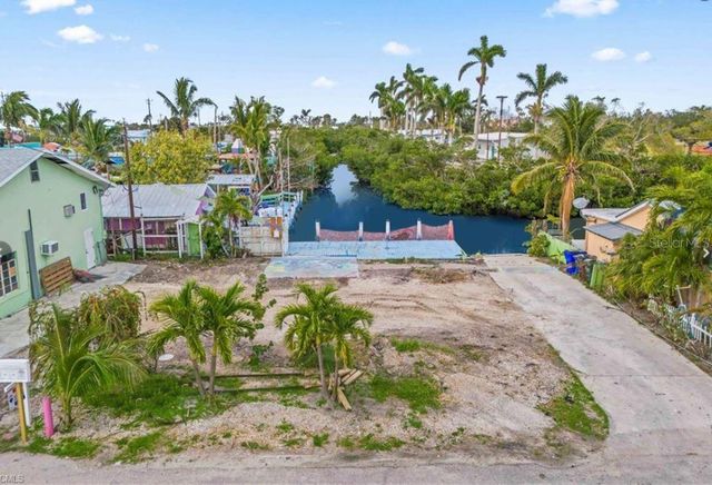11306 MATLACHA AVENUE, Matlacha, FL 33993