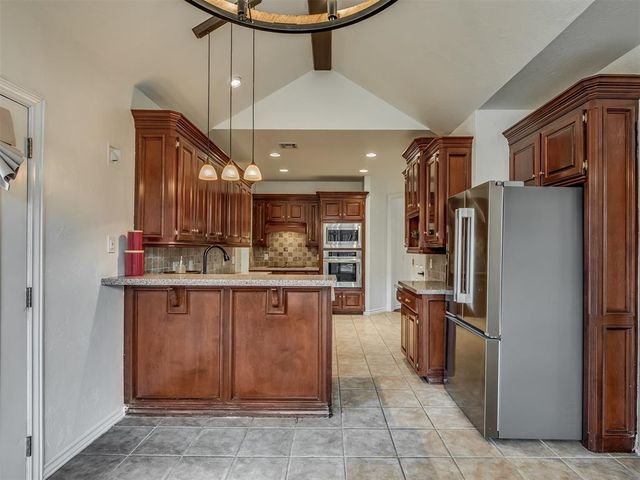204 Ainsley Court, Edmond, OK 73034