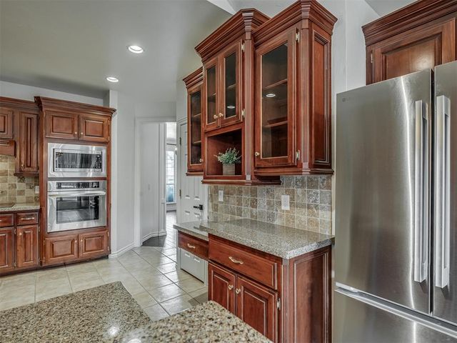 204 Ainsley Court, Edmond, OK 73034