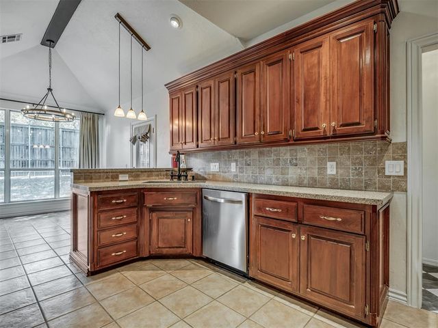 204 Ainsley Court, Edmond, OK 73034