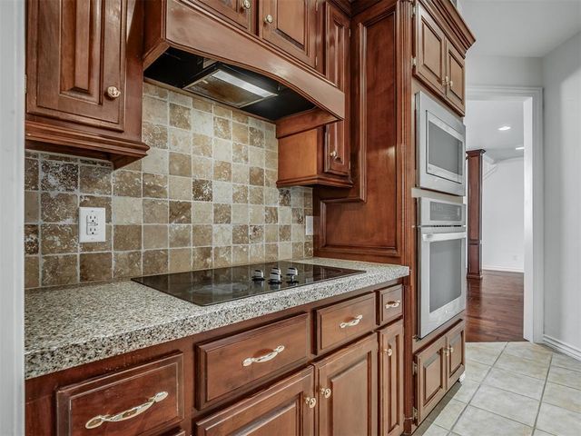 204 Ainsley Court, Edmond, OK 73034
