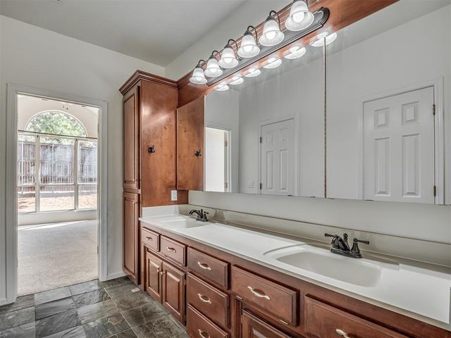 204 Ainsley Court, Edmond, OK 73034