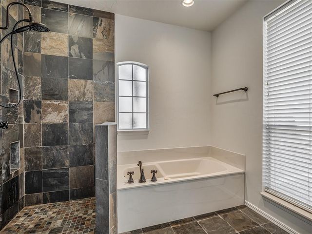 204 Ainsley Court, Edmond, OK 73034